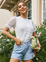 Camicetta per donna Top in poliestere bianco con collo gioiello casual a maniche corte