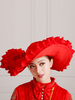 Cappelli vittoriani gotici con volant rossi da donna