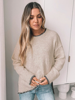 Maglione da donna in acrilico con maniche lunghe e collo gioiello bicolore cammello