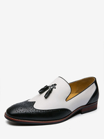 Mocassini da uomo bicolore con punte alari con nappe; scarpe da sposa per feste di fine anno