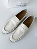 Mocassini Penny bianchi da donna con punta arrotondata e scarpe basse