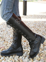 Stivali da ginocchiera con fibbia chunky chic di Women