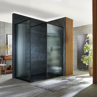Box Doccia Walk In Angolare in Vetro Scanalato con Telaio Nero - 1100mm x 700mm - Piatto Doccia Bianco