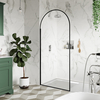 Cabina Doccia Walk In con Parete Nera ad Arco e Piatto Doccia - Disponibile in Diverse Misure