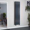 Radiatore a Convettore Verticale a Doppio Pannello - Antracite - Stelrad Vita Deco di Hudson Reed - Scelta di Misure