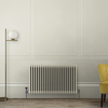 Radiatore Tradizionale a Tripla Colonna Orizzontale Beige (Smoke Grey) - Scelta di Dimensioni - Regent