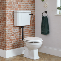 Sanitario Tradizionale Altezza Comfort con Cassetta e Sedile Bianco - Scelta di Finitura del Kit di Scarico - Richmond
