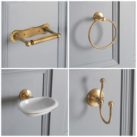 Set di 4 Accessori Bagno Tradizionali - Oro Spazzolato - Elizabeth