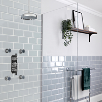 Sistema Doccia Termostatico Tradizionale con Soffione Doccia da 200mm,  Idrogetti e Braccio a Soffitto - Cromo & Nero - Elizabeth